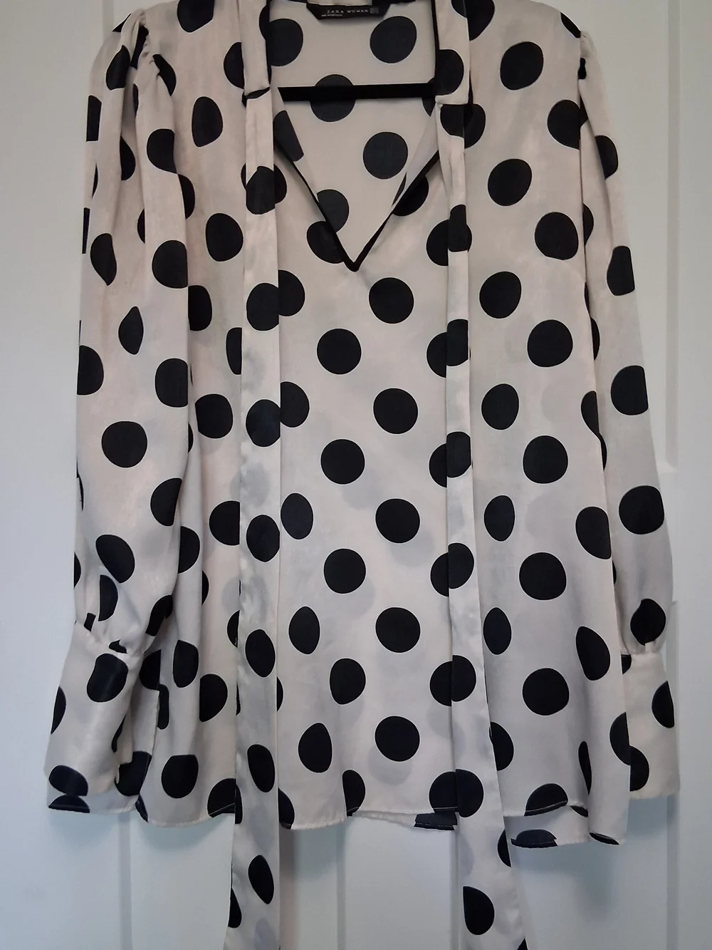 XL Zara Black and White Polka Dot Tie-Neck Blouse With Pearl Cuffs - Picture 8 of 12